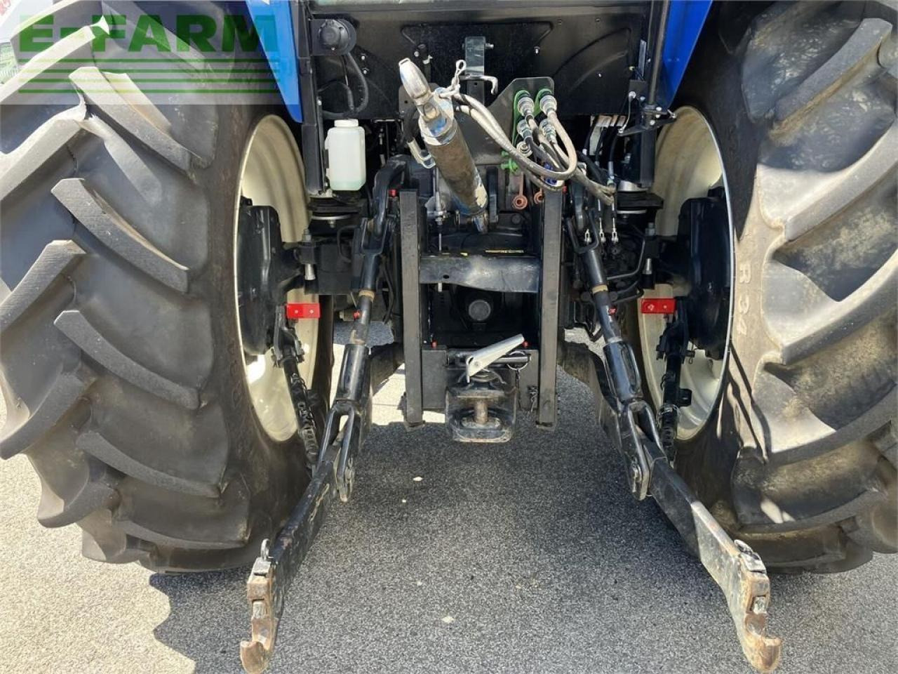 Traktor New Holland td5.85: slika Traktor New Holland td5.85