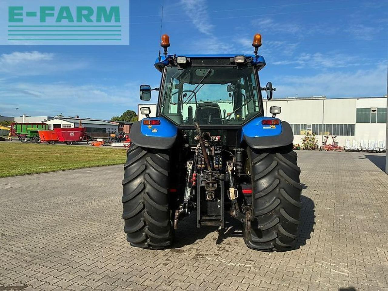 New Holland tm 140 - Traktor: slika New Holland tm 140 - Traktor New Holland tm 140 - Traktor: slika New Holland tm 140 - Traktor