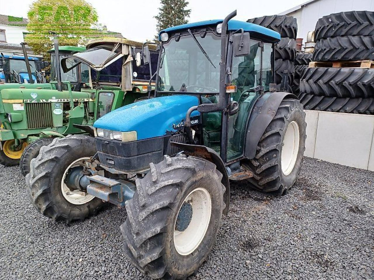 New Holland tn 75 s S - Traktor: slika New Holland tn 75 s S - Traktor New Holland tn 75 s S - Traktor: slika New Holland tn 75 s S - Traktor