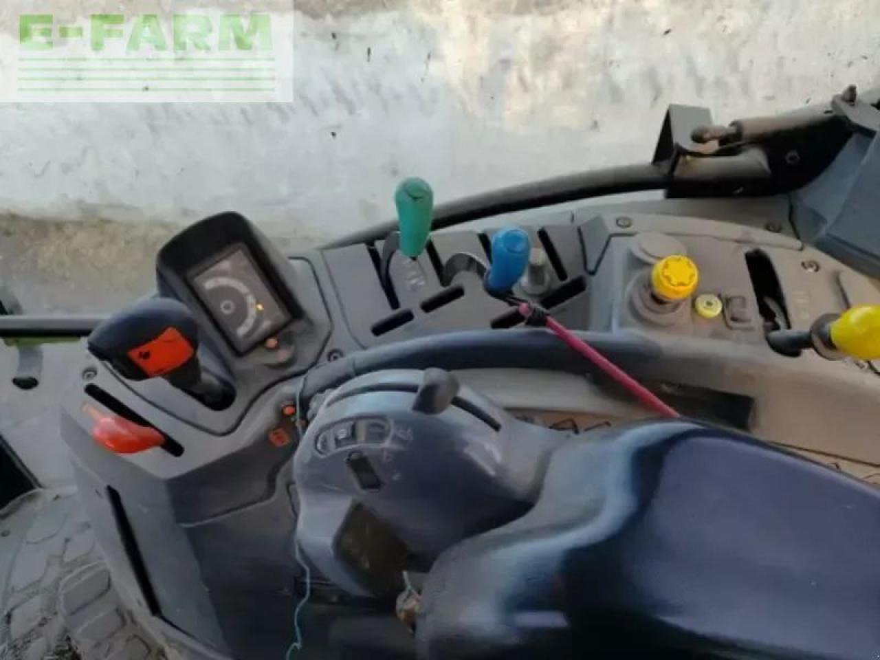 New Holland tsa 125 - Traktor: slika New Holland tsa 125 - Traktor New Holland tsa 125 - Traktor: slika New Holland tsa 125 - Traktor