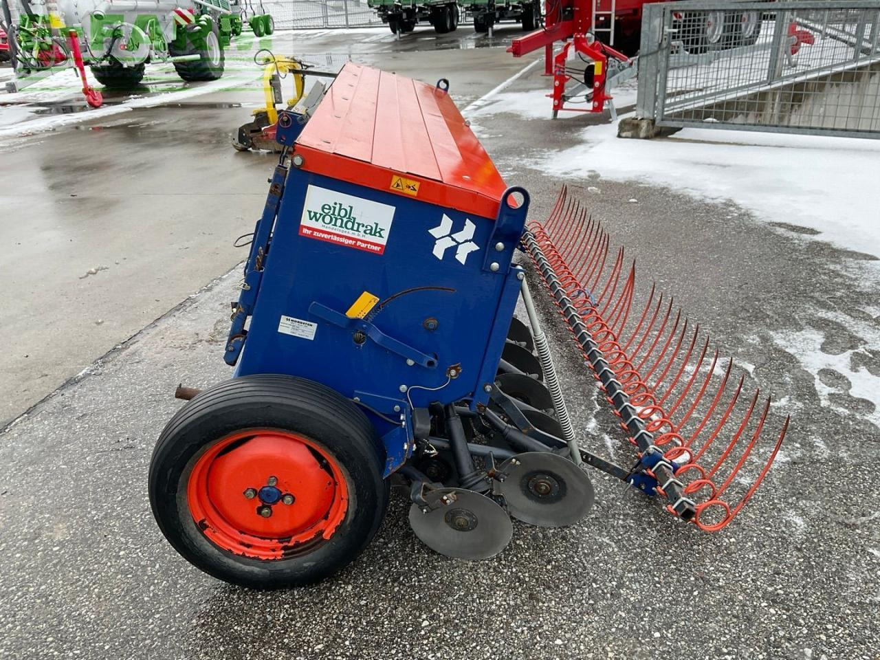 Nordsten NS 1000 - Sijačica: slika Nordsten NS 1000 - Sijačica Nordsten NS 1000 - Sijačica: slika Nordsten NS 1000 - Sijačica