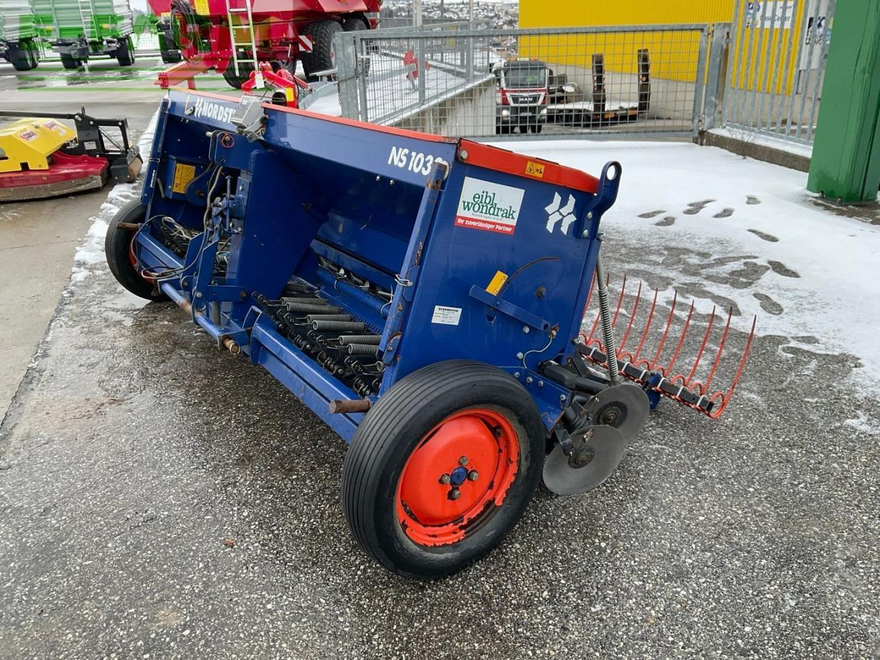 Nordsten NS 1000 - Sijačica: slika Nordsten NS 1000 - Sijačica Nordsten NS 1000 - Sijačica: slika Nordsten NS 1000 - Sijačica