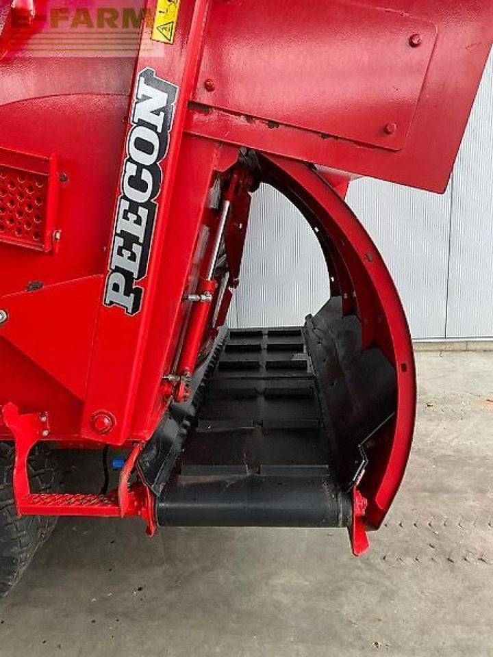 Peecon biga 15-200 twin scoop - Oprema za stoku: slika Peecon biga 15-200 twin scoop - Oprema za stoku Peecon biga 15-200 twin scoop - Oprema za stoku: slika Peecon biga 15-200 twin scoop - Oprema za stoku
