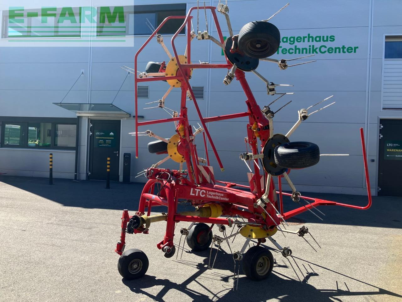 Pöttinger HIT 69 NZ - Prevrtač sijena/ Grabulje: slika Pöttinger HIT 69 NZ - Prevrtač sijena/ Grabulje Pöttinger HIT 69 NZ - Prevrtač sijena/ Grabulje: slika Pöttinger HIT 69 NZ - Prevrtač sijena/ Grabulje