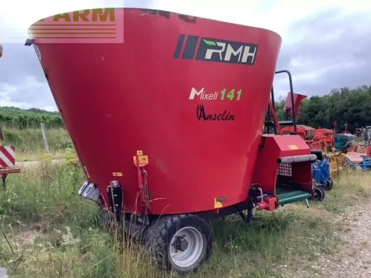 R.M.H. mixell141 - Oprema za stoku: slika R.M.H. mixell141 - Oprema za stoku R.M.H. mixell141 - Oprema za stoku: slika R.M.H. mixell141 - Oprema za stoku