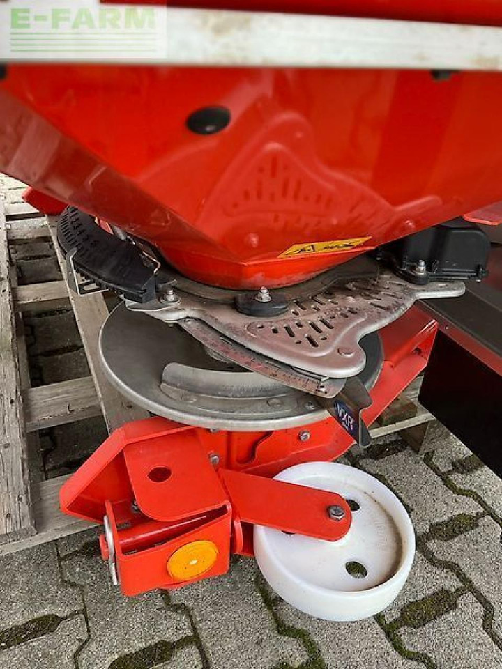 Rauch axis h30.2 - Rasipač gnojiva: slika Rauch axis h30.2 - Rasipač gnojiva Rauch axis h30.2 - Rasipač gnojiva: slika Rauch axis h30.2 - Rasipač gnojiva