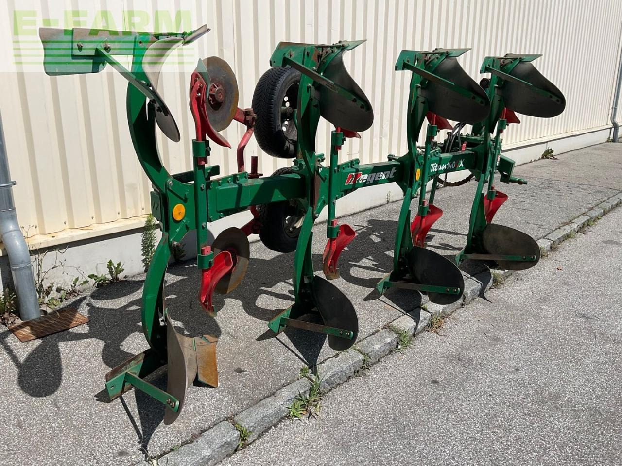 Regent Titan 140 CX - 4sch. - Plug: slika Regent Titan 140 CX - 4sch. - Plug Regent Titan 140 CX - 4sch. - Plug: slika Regent Titan 140 CX - 4sch. - Plug