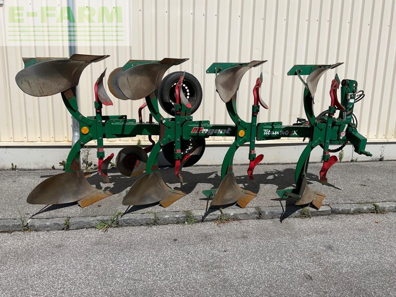 Regent Titan 140 CX - 4sch. - Plug: slika Regent Titan 140 CX - 4sch. - Plug Regent Titan 140 CX - 4sch. - Plug: slika Regent Titan 140 CX - 4sch. - Plug