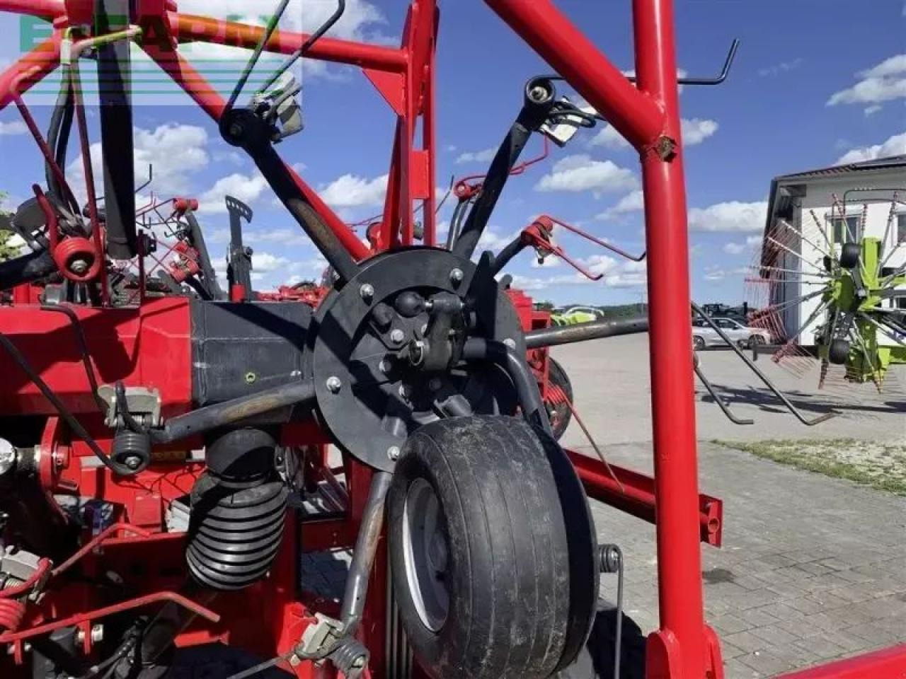 SIP spider 1300 / 12 t - Prevrtač sijena/ Grabulje: slika SIP spider 1300 / 12 t - Prevrtač sijena/ Grabulje SIP spider 1300 / 12 t - Prevrtač sijena/ Grabulje: slika SIP spider 1300 / 12 t - Prevrtač sijena/ Grabulje