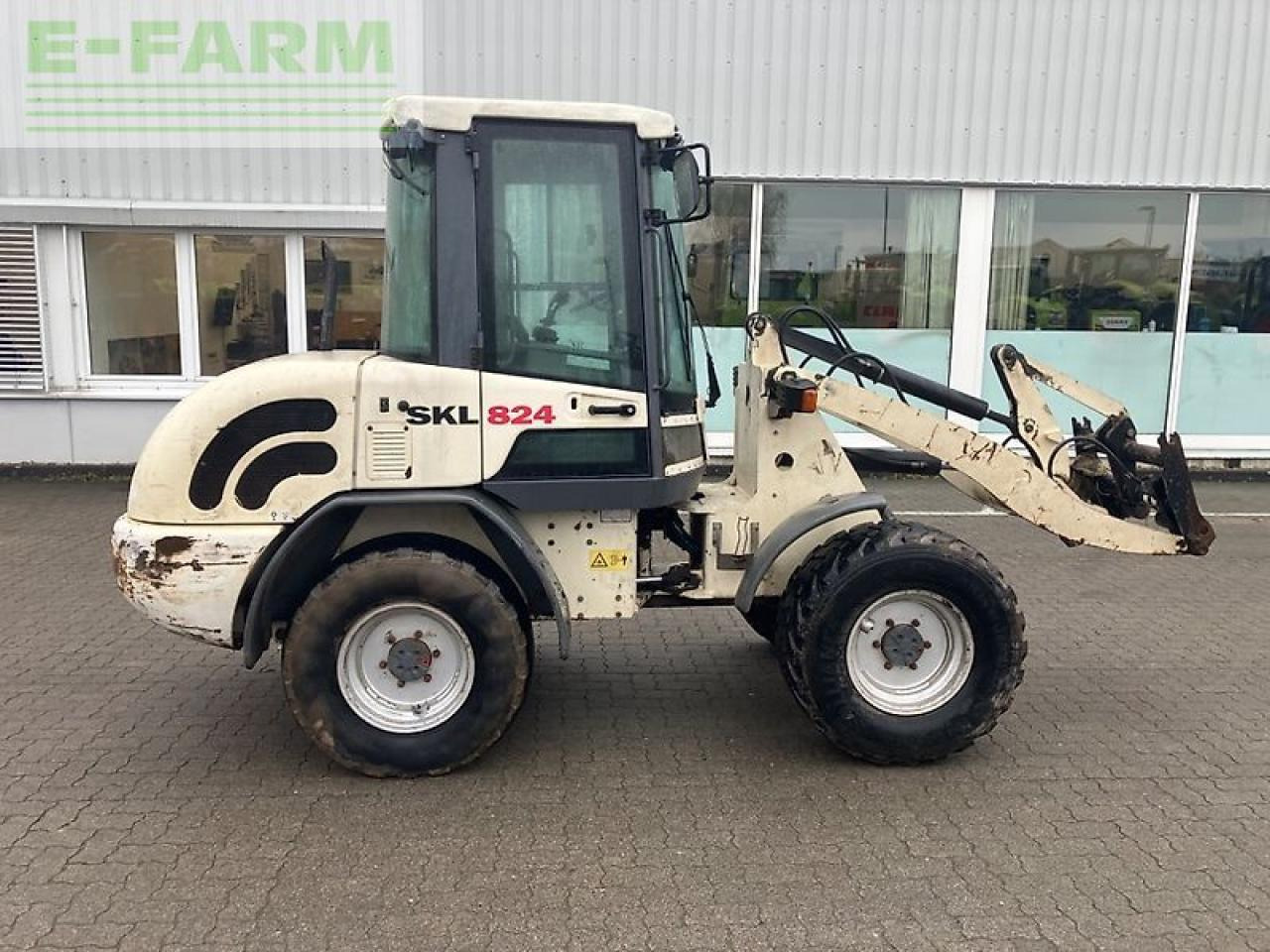 Schaeff skl 824 - Mini bager: slika Schaeff skl 824 - Mini bager Schaeff skl 824 - Mini bager: slika Schaeff skl 824 - Mini bager