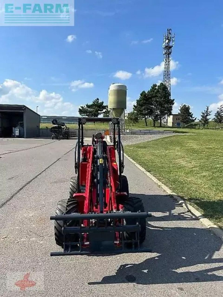 Schäffer 2028 slt - Utovarivač na kotačima: slika Schäffer 2028 slt - Utovarivač na kotačima Schäffer 2028 slt - Utovarivač na kotačima: slika Schäffer 2028 slt - Utovarivač na kotačima