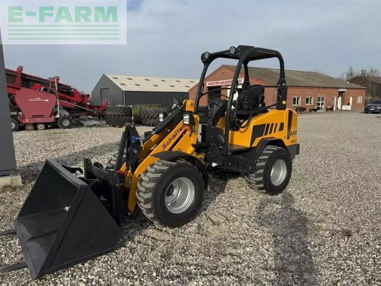 Schäffer 2430s elite - Mini bager: slika Schäffer 2430s elite - Mini bager Schäffer 2430s elite - Mini bager: slika Schäffer 2430s elite - Mini bager