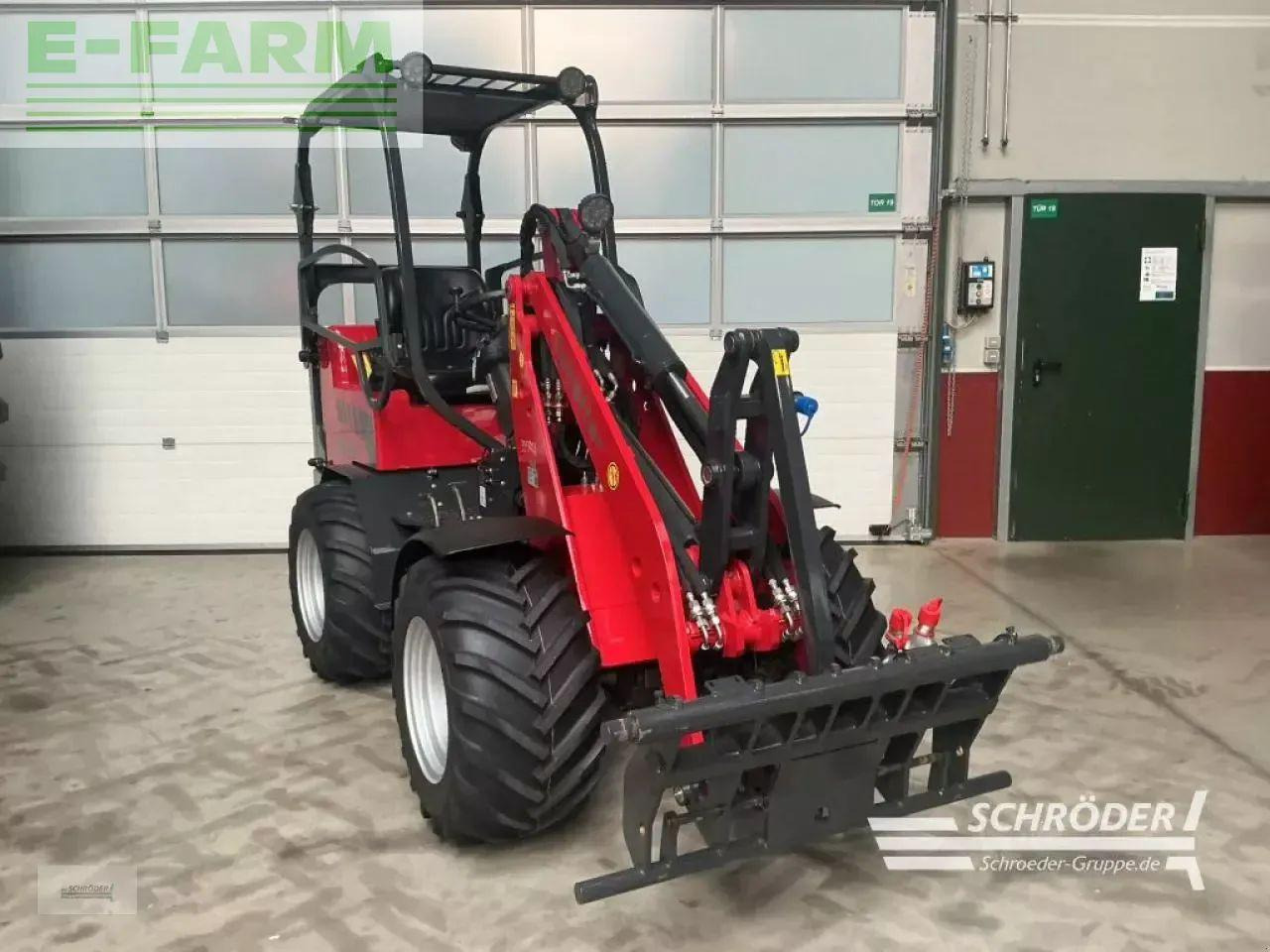 Schäffer 2628 - Utovarivač na kotačima: slika Schäffer 2628 - Utovarivač na kotačima Schäffer 2628 - Utovarivač na kotačima: slika Schäffer 2628 - Utovarivač na kotačima