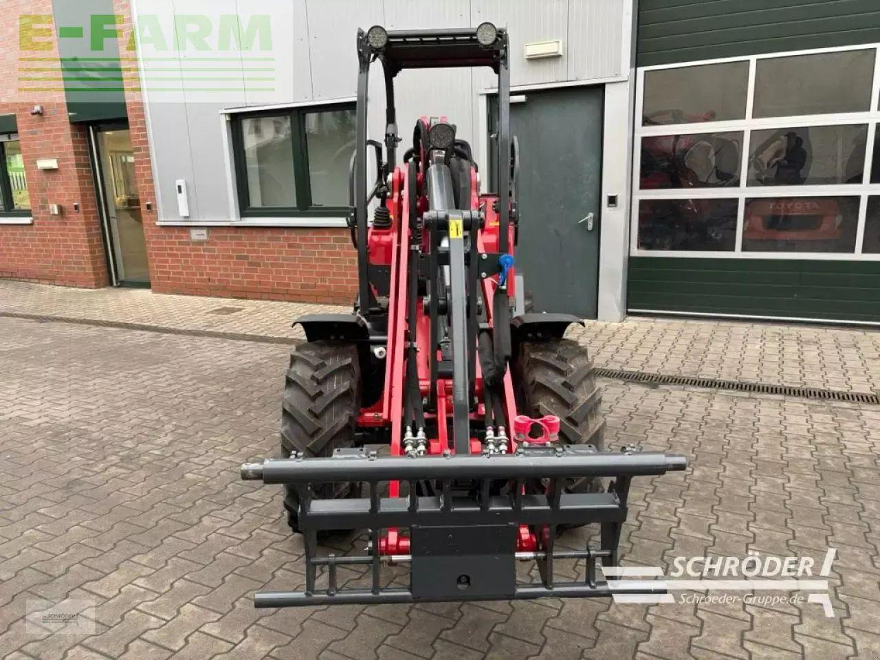 Schäffer 3650 - Utovarivač na kotačima: slika Schäffer 3650 - Utovarivač na kotačima Schäffer 3650 - Utovarivač na kotačima: slika Schäffer 3650 - Utovarivač na kotačima