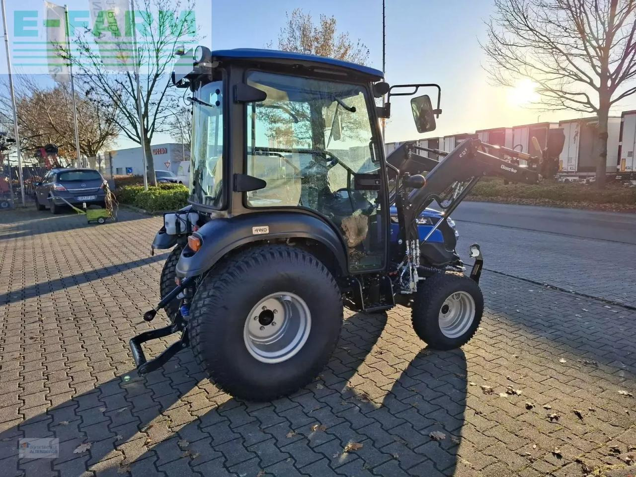 Solis 26 hst mit fahrerkabine und frontlader - Traktor: slika Solis 26 hst mit fahrerkabine und frontlader - Traktor Solis 26 hst mit fahrerkabine und frontlader - Traktor: slika Solis 26 hst mit fahrerkabine und frontlader - Traktor