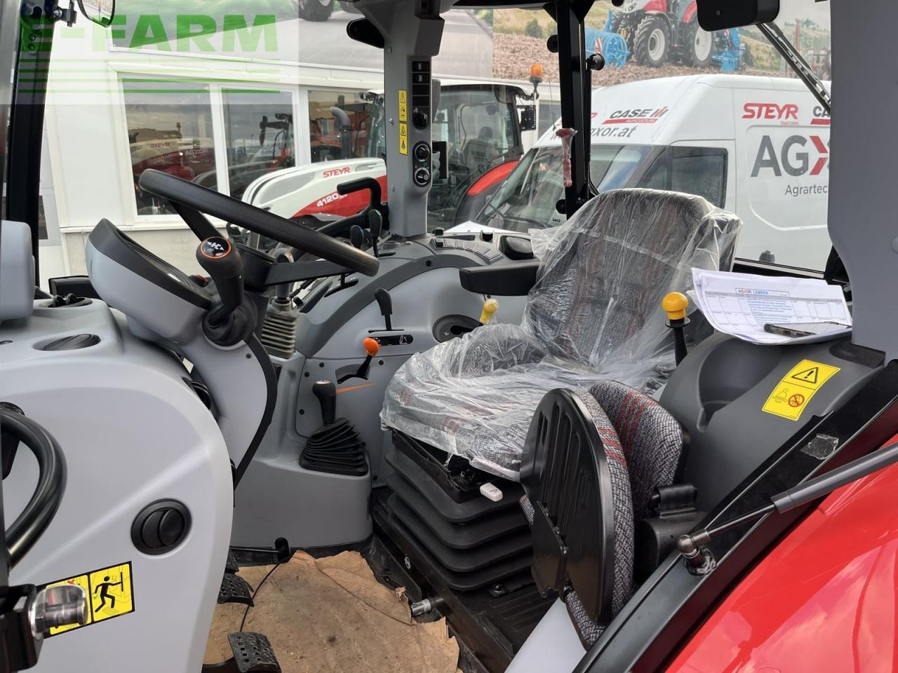 Traktor Steyr 4055 kompakt s (stage v) S: slika Traktor Steyr 4055 kompakt s (stage v) S