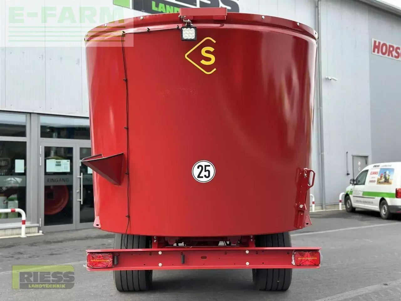 Strautmann verti-mix 2401 double - Oprema za stoku: slika Strautmann verti-mix 2401 double - Oprema za stoku Strautmann verti-mix 2401 double - Oprema za stoku: slika Strautmann verti-mix 2401 double - Oprema za stoku