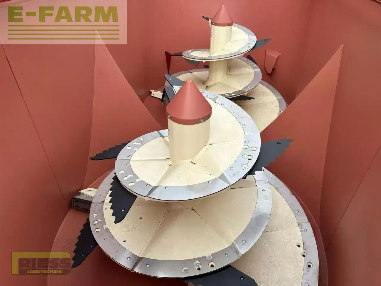 Strautmann verti-mix 2401 double - Oprema za stoku: slika Strautmann verti-mix 2401 double - Oprema za stoku Strautmann verti-mix 2401 double - Oprema za stoku: slika Strautmann verti-mix 2401 double - Oprema za stoku