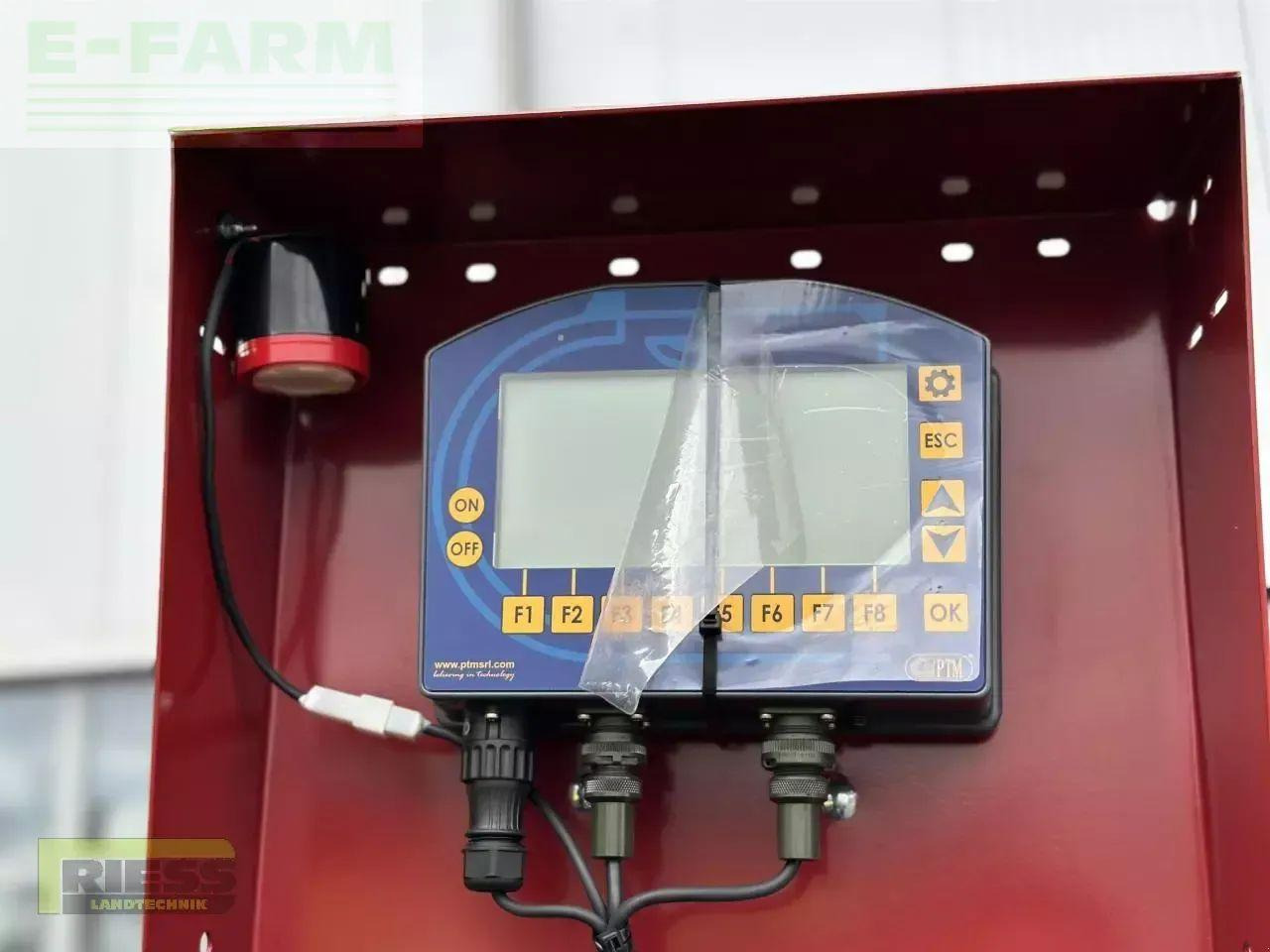 Strautmann verti-mix 2401 double - Oprema za stoku: slika Strautmann verti-mix 2401 double - Oprema za stoku Strautmann verti-mix 2401 double - Oprema za stoku: slika Strautmann verti-mix 2401 double - Oprema za stoku