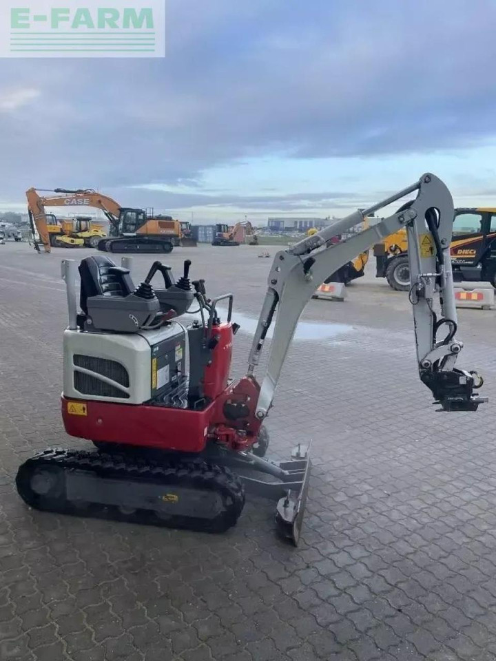 Takeuchi tb 210 - Mini bager: slika Takeuchi tb 210 - Mini bager Takeuchi tb 210 - Mini bager: slika Takeuchi tb 210 - Mini bager