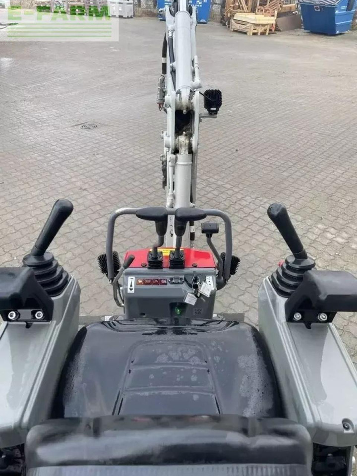 Takeuchi tb 210 - Mini bager: slika Takeuchi tb 210 - Mini bager Takeuchi tb 210 - Mini bager: slika Takeuchi tb 210 - Mini bager