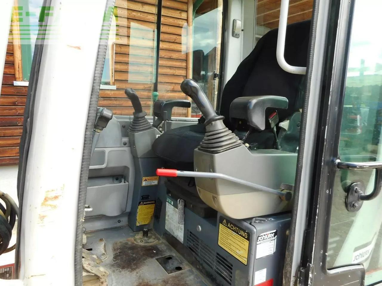 Mini bager Takeuchi tb 228 ( 2.810kg ) powertilt: slika Mini bager Takeuchi tb 228 ( 2.810kg ) powertilt