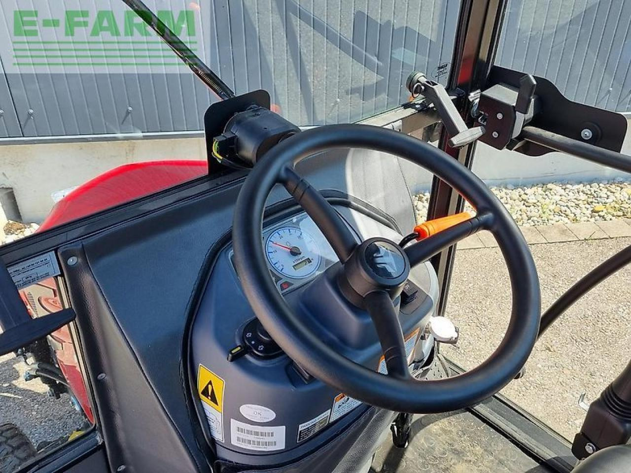 Tym t194 nh - Traktor: slika Tym t194 nh - Traktor Tym t194 nh - Traktor: slika Tym t194 nh - Traktor