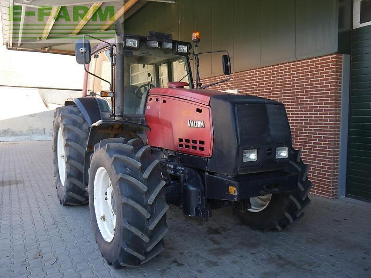 Valtra 8450 - Traktor: slika Valtra 8450 - Traktor Valtra 8450 - Traktor: slika Valtra 8450 - Traktor