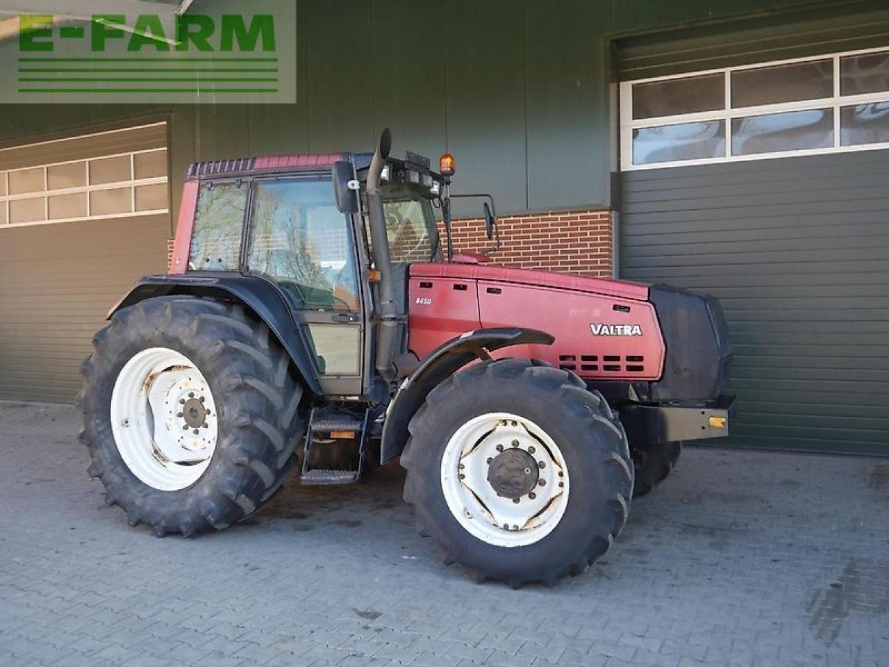 Valtra 8450 - Traktor: slika Valtra 8450 - Traktor Valtra 8450 - Traktor: slika Valtra 8450 - Traktor