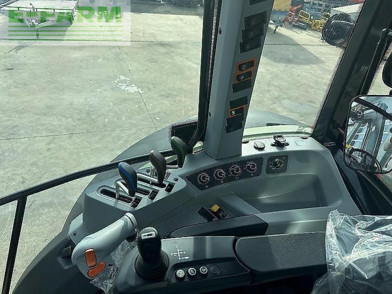 Valtra a105 - Traktor: slika Valtra a105 - Traktor Valtra a105 - Traktor: slika Valtra a105 - Traktor