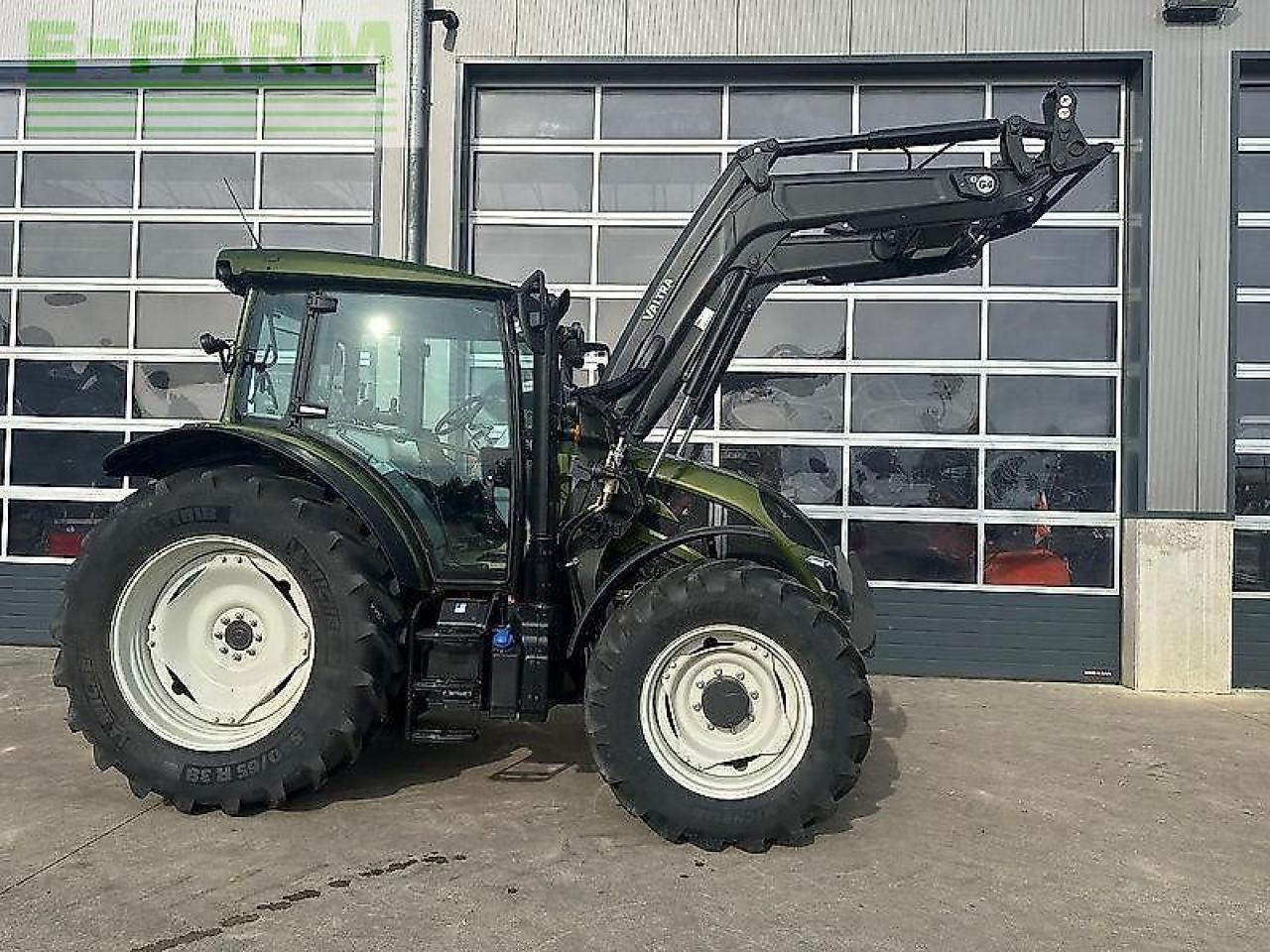 Valtra a105 - Traktor: slika Valtra a105 - Traktor Valtra a105 - Traktor: slika Valtra a105 - Traktor