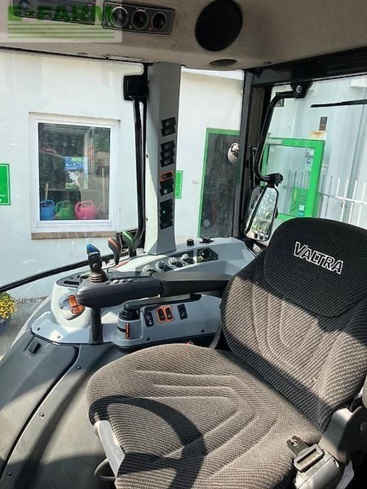 Valtra a114mh4 - Traktor: slika Valtra a114mh4 - Traktor Valtra a114mh4 - Traktor: slika Valtra a114mh4 - Traktor