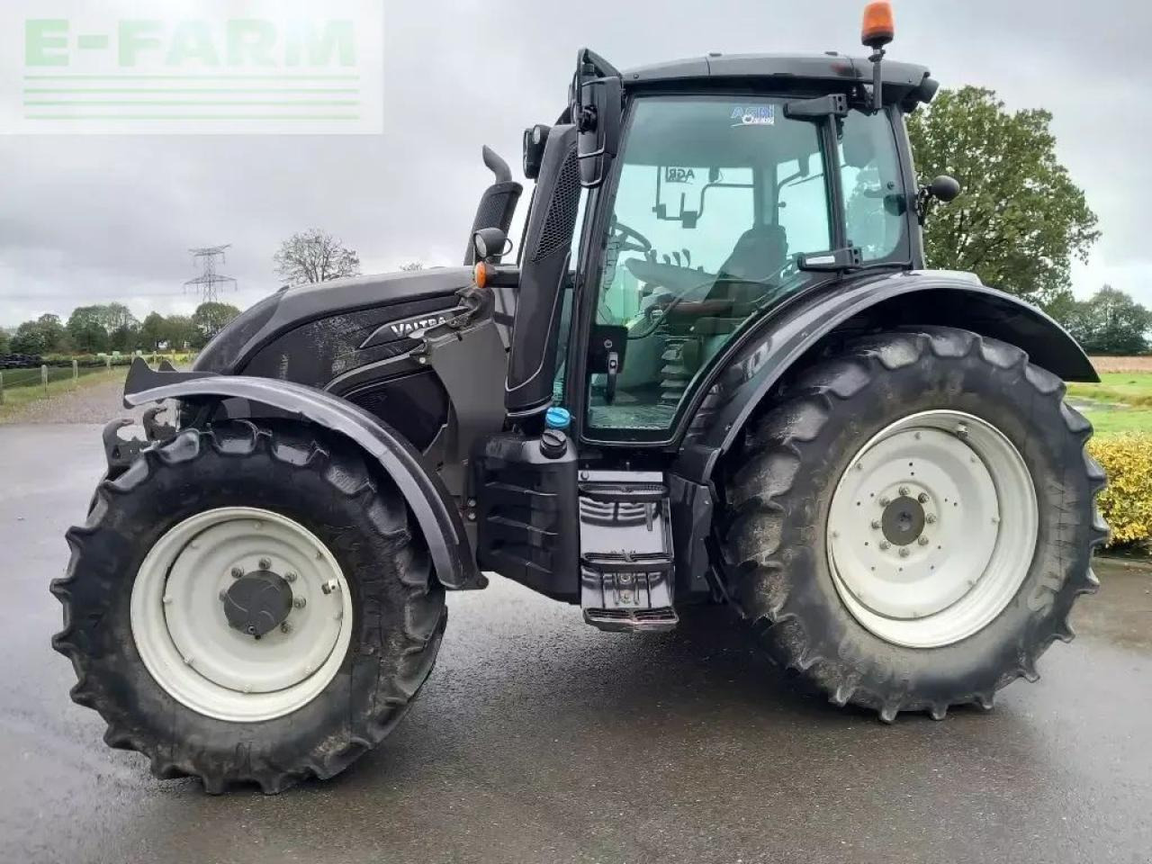 Valtra n 134 hitech HiTech - Traktor: slika Valtra n 134 hitech HiTech - Traktor Valtra n 134 hitech HiTech - Traktor: slika Valtra n 134 hitech HiTech - Traktor