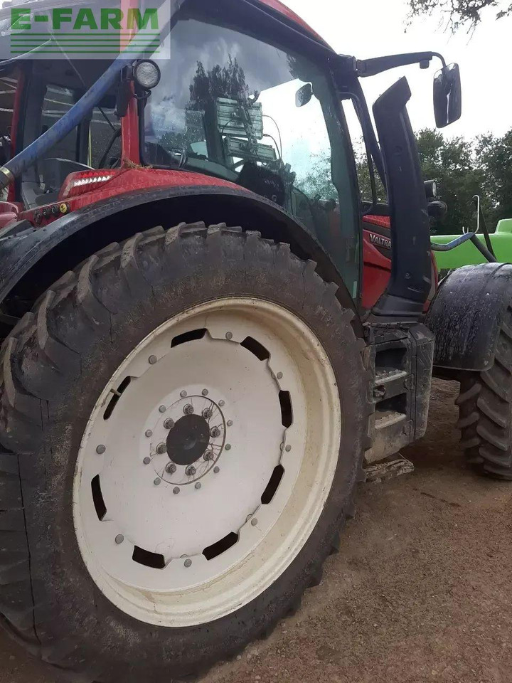 Valtra n 134 versu Versu - Traktor: slika Valtra n 134 versu Versu - Traktor Valtra n 134 versu Versu - Traktor: slika Valtra n 134 versu Versu - Traktor