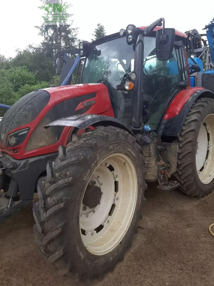 Valtra n 134 versu Versu - Traktor: slika Valtra n 134 versu Versu - Traktor Valtra n 134 versu Versu - Traktor: slika Valtra n 134 versu Versu - Traktor