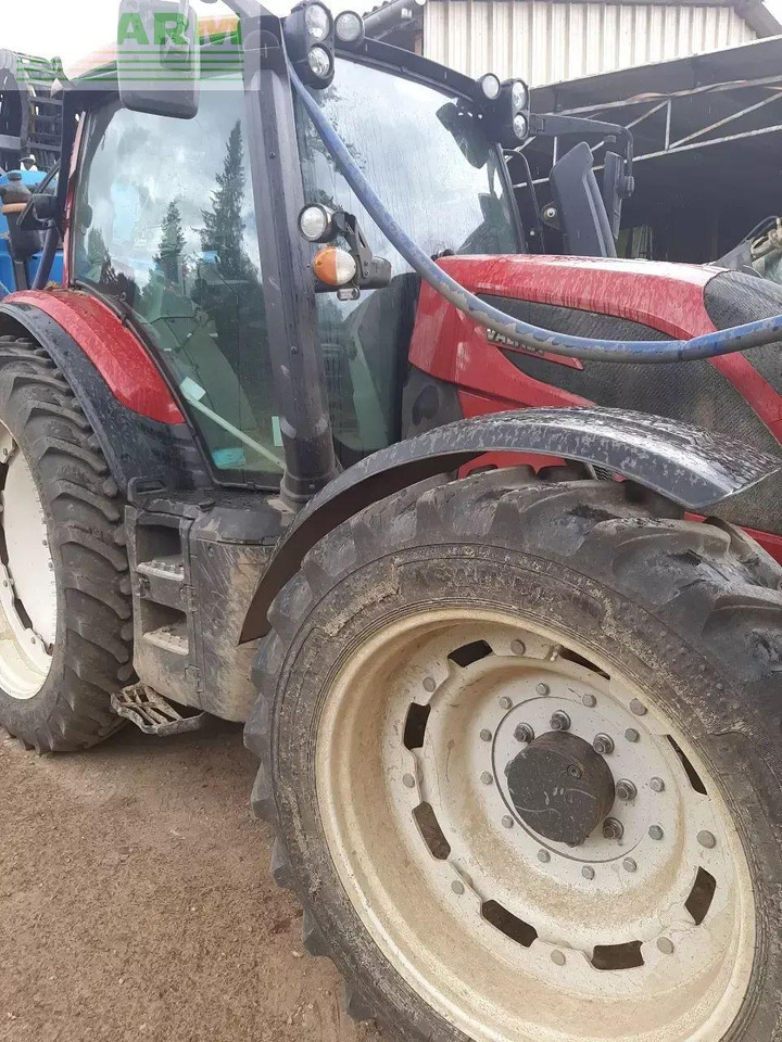Valtra n 134 versu Versu - Traktor: slika Valtra n 134 versu Versu - Traktor Valtra n 134 versu Versu - Traktor: slika Valtra n 134 versu Versu - Traktor