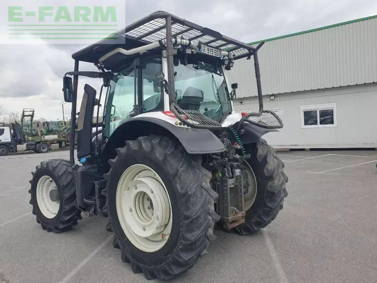 Valtra n 135 direct smarttouch Direct - Traktor: slika Valtra n 135 direct smarttouch Direct - Traktor Valtra n 135 direct smarttouch Direct - Traktor: slika Valtra n 135 direct smarttouch Direct - Traktor