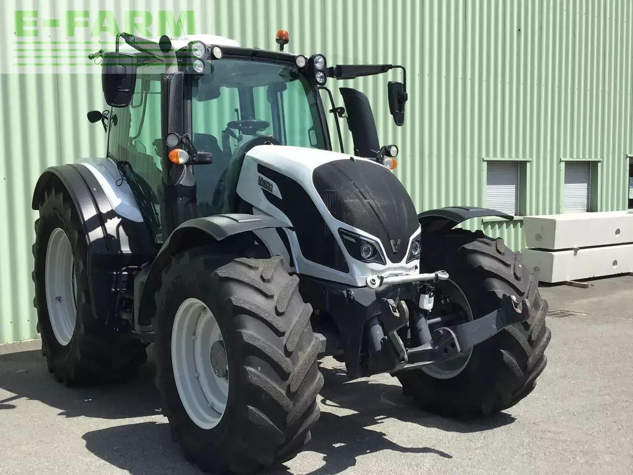 Valtra n 174 direct Direct - Traktor: slika Valtra n 174 direct Direct - Traktor Valtra n 174 direct Direct - Traktor: slika Valtra n 174 direct Direct - Traktor