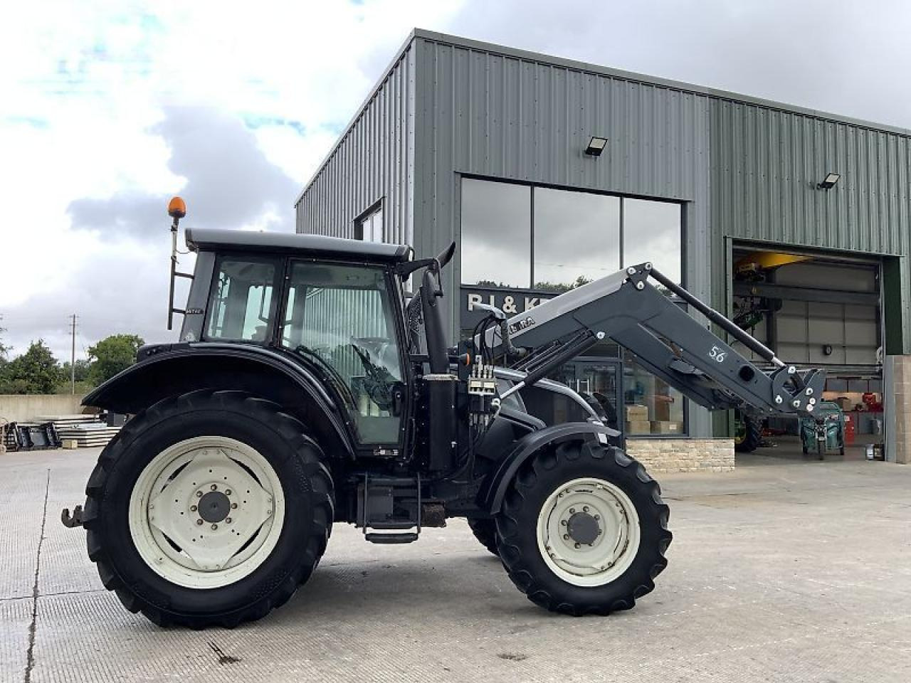 Valtra n103 hi tech (st23719) - Traktor: slika Valtra n103 hi tech (st23719) - Traktor Valtra n103 hi tech (st23719) - Traktor: slika Valtra n103 hi tech (st23719) - Traktor