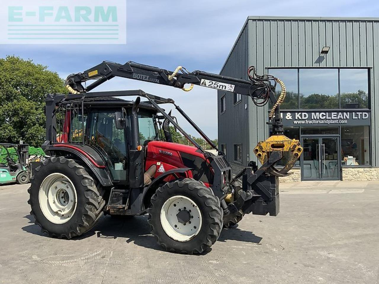 Valtra n123 hi tech tractor with roof mounted botex 560tl crane (st23285) - Traktor: slika Valtra n123 hi tech tractor with roof mounted botex 560tl crane (st23285) - Traktor Valtra n123 hi tech tractor with roof mounted botex 560tl crane (st23285) - Traktor: slika Valtra n123 hi tech tractor with roof mounted botex 560tl crane (st23285) - Traktor