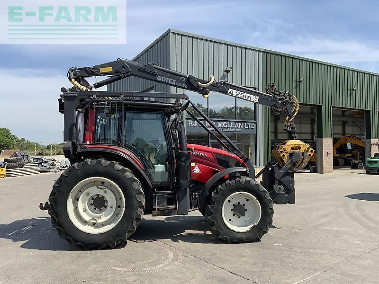 Valtra n123 hi tech tractor with roof mounted botex 560tl crane (st23285) - Traktor: slika Valtra n123 hi tech tractor with roof mounted botex 560tl crane (st23285) - Traktor Valtra n123 hi tech tractor with roof mounted botex 560tl crane (st23285) - Traktor: slika Valtra n123 hi tech tractor with roof mounted botex 560tl crane (st23285) - Traktor