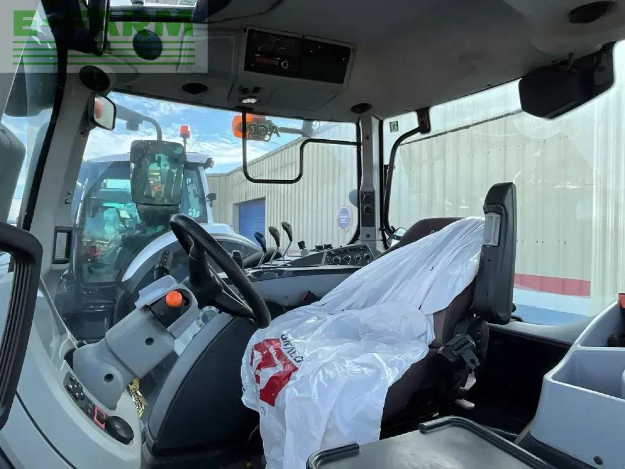 Valtra n134a - Traktor: slika Valtra n134a - Traktor Valtra n134a - Traktor: slika Valtra n134a - Traktor