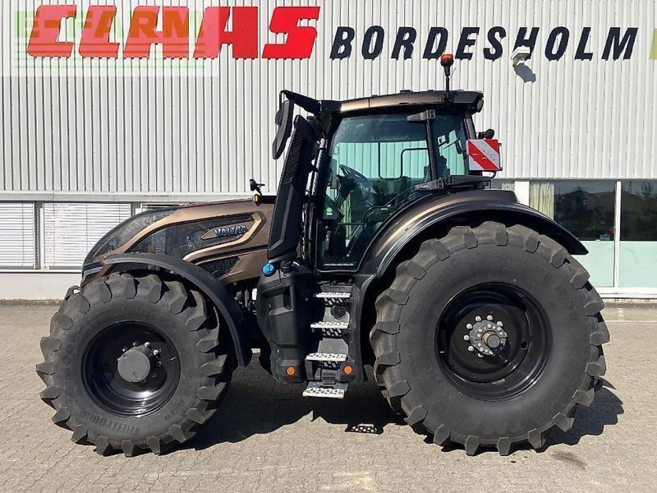 Valtra q245 (gewährleistungsverlängerung 12.2026) - Traktor: slika Valtra q245 (gewährleistungsverlängerung 12.2026) - Traktor Valtra q245 (gewährleistungsverlängerung 12.2026) - Traktor: slika Valtra q245 (gewährleistungsverlängerung 12.2026) - Traktor
