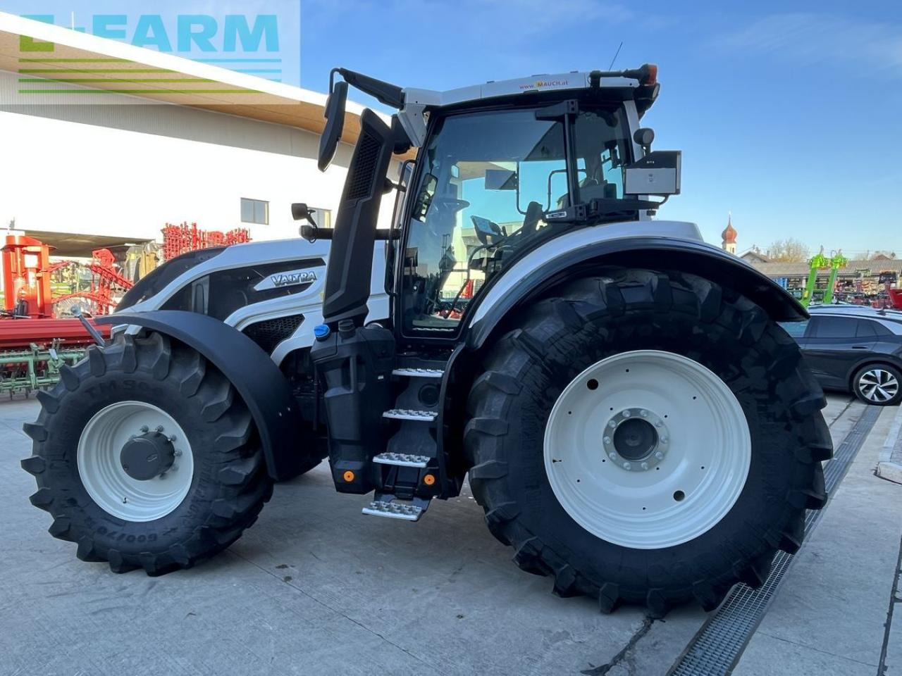 Valtra q305 - Traktor: slika Valtra q305 - Traktor Valtra q305 - Traktor: slika Valtra q305 - Traktor