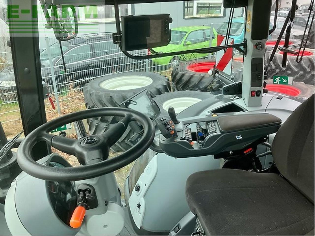 Valtra s324 smarttouch mr19 - Traktor: slika Valtra s324 smarttouch mr19 - Traktor Valtra s324 smarttouch mr19 - Traktor: slika Valtra s324 smarttouch mr19 - Traktor