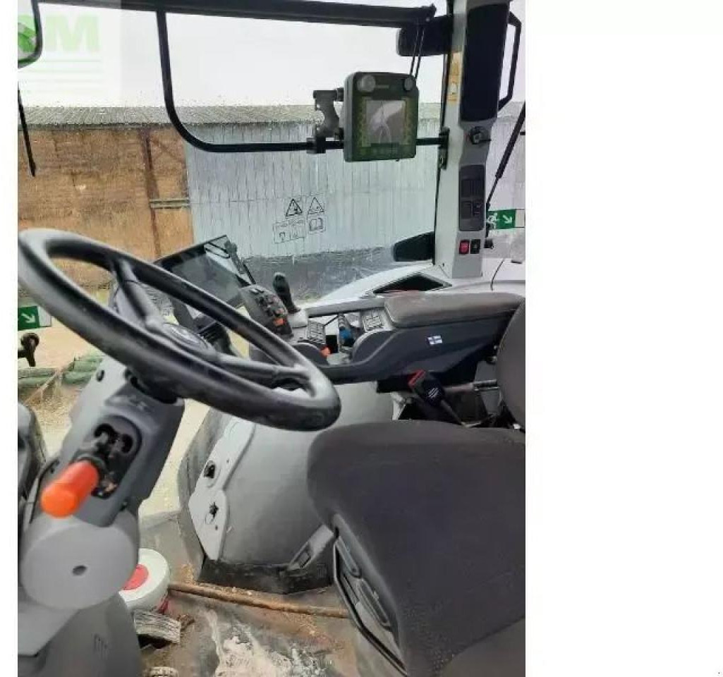 Traktor Valtra s374: slika Traktor Valtra s374