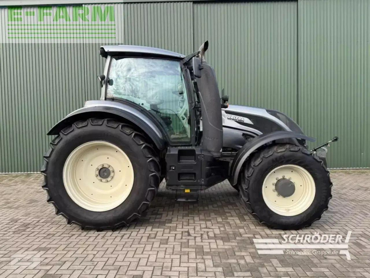Valtra t 174 ea - Traktor: slika Valtra t 174 ea - Traktor Valtra t 174 ea - Traktor: slika Valtra t 174 ea - Traktor