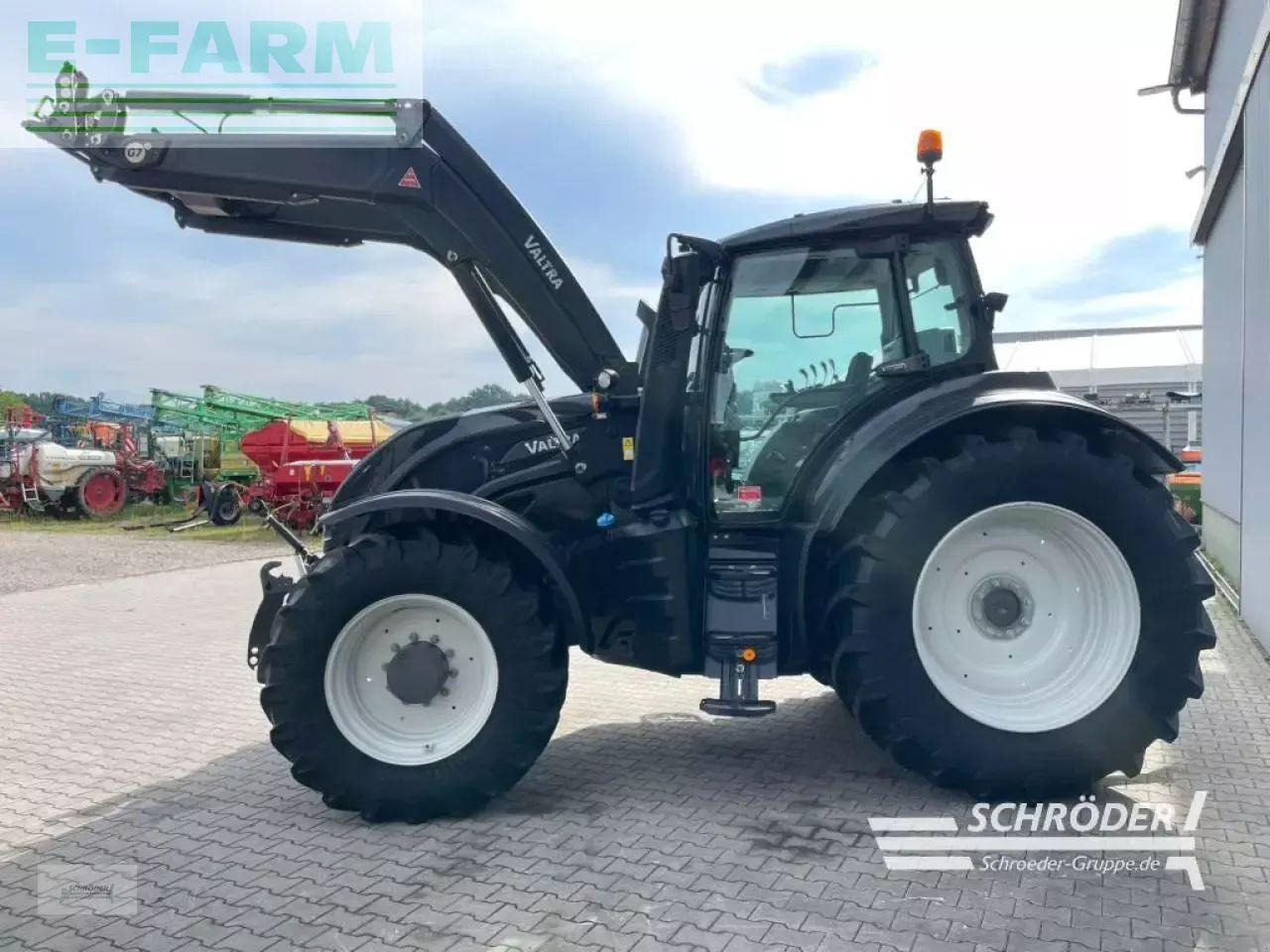 Valtra t 174 ea - Traktor: slika Valtra t 174 ea - Traktor Valtra t 174 ea - Traktor: slika Valtra t 174 ea - Traktor
