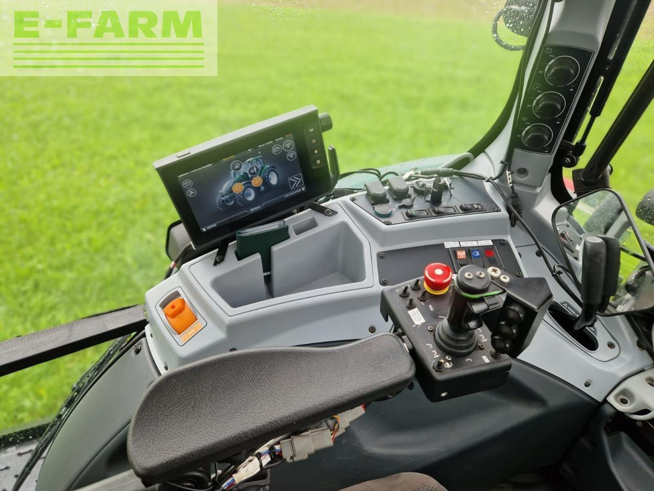 Valtra t 174e direct Direct - Traktor: slika Valtra t 174e direct Direct - Traktor Valtra t 174e direct Direct - Traktor: slika Valtra t 174e direct Direct - Traktor