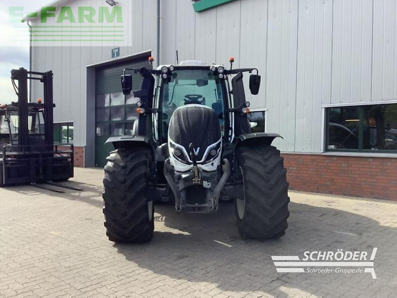 Valtra t 175 ed smarttouch | rtk | unlimited - Traktor: slika Valtra t 175 ed smarttouch | rtk | unlimited - Traktor Valtra t 175 ed smarttouch | rtk | unlimited - Traktor: slika Valtra t 175 ed smarttouch | rtk | unlimited - Traktor